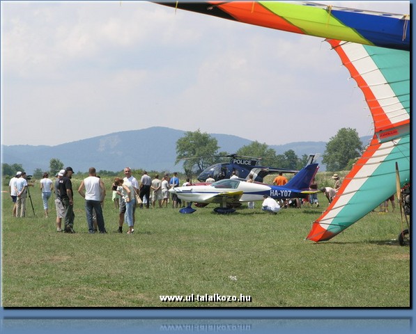 p7088946